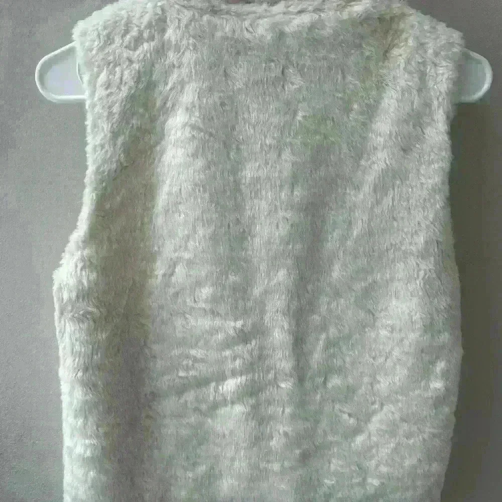 Girls gap kids xxl white furry vest